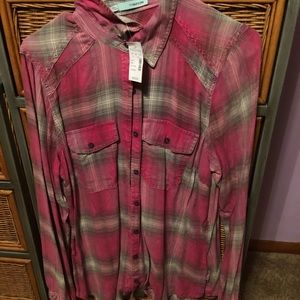 Maurice’s pink plaid shirt. Size large. NWT